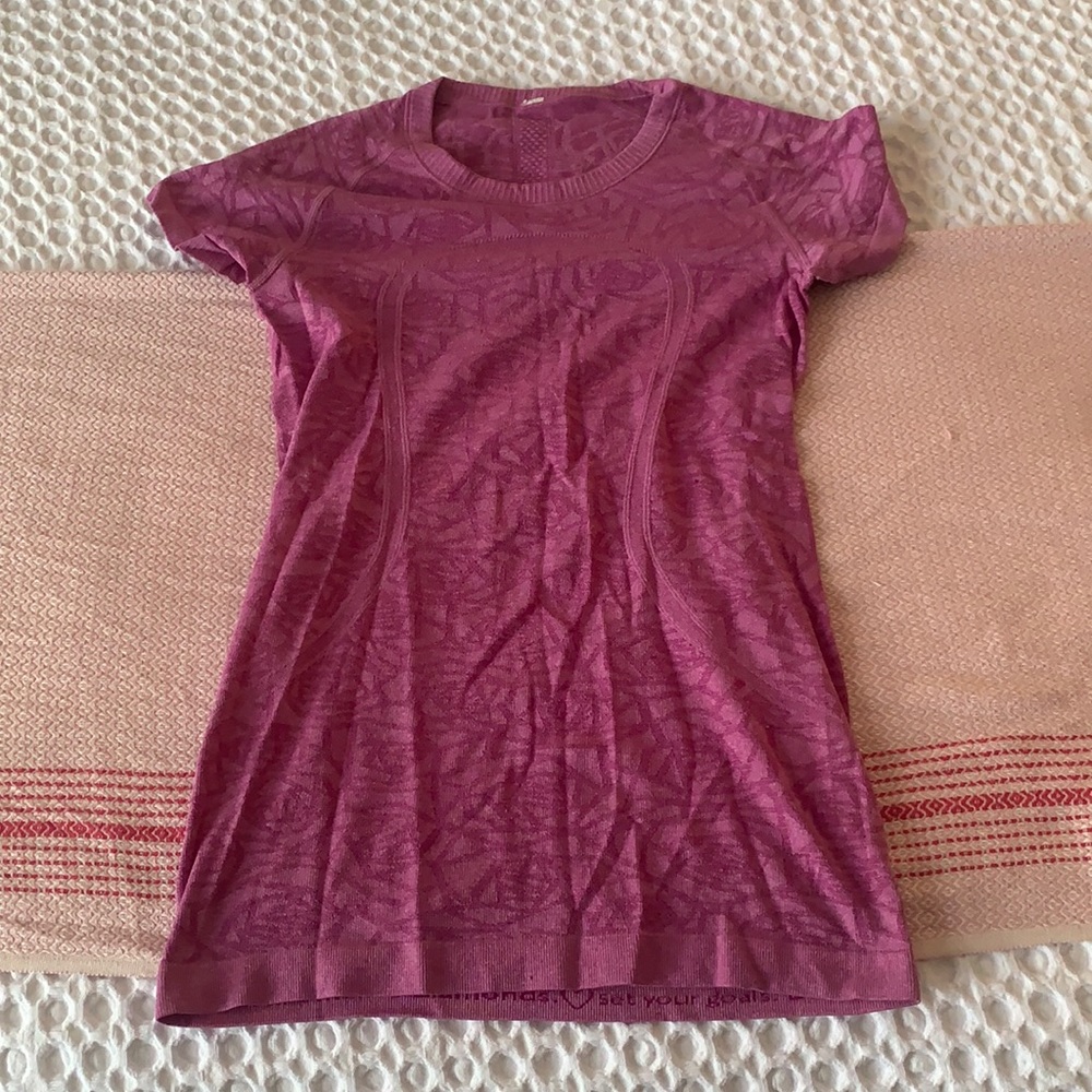 Lululemon swiftly tee